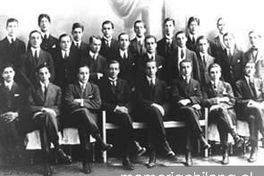 Alberto Hurtado con sus compañeros en el Colegio San Ignacio, 1917