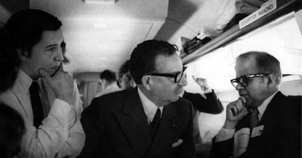 Salvador Allende y el periodista José María de Navasal