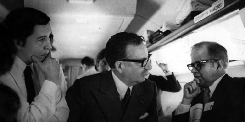 Salvador Allende y el periodista José María de Navasal