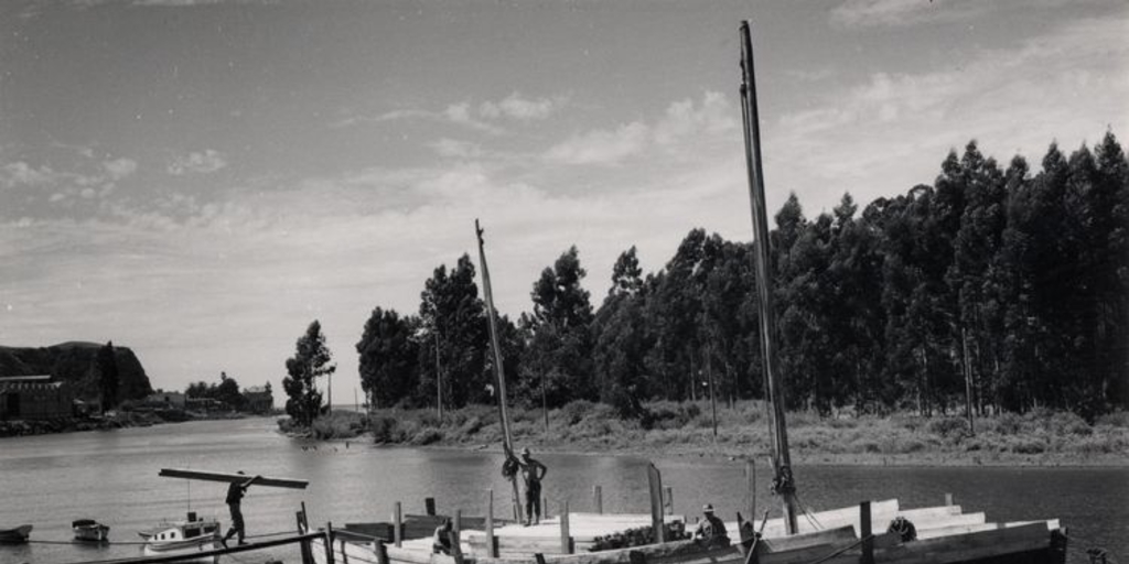 Trabajo en astillero del Maule, 1950
