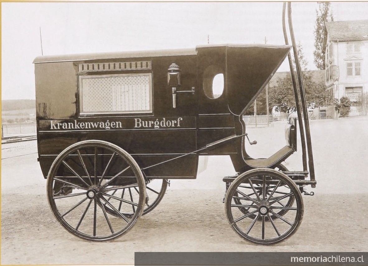 Ambulancia comprada en 1905 gracias a los aportes de Sara Braun