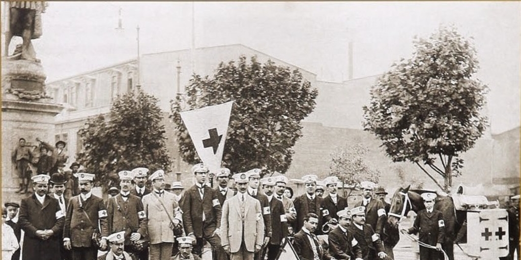 Voluntarios de la Cruz Roja de Magallanes en Valparaíso, 1906