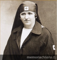 Señora María Menéndez de Campos. Sección femenina de la Cruz Roja de Punta Arenas, hacia 1912