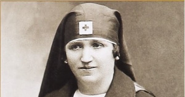 Señora María Menéndez de Campos. Sección femenina de la Cruz Roja de Punta Arenas, hacia 1912