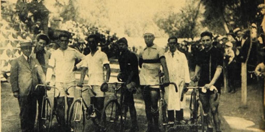 Partida de carrera ciclística en el Velódromo del Parque Cousiño, 1923