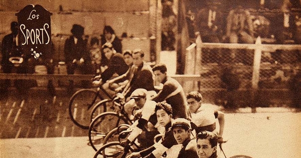 Torneo ciclístico del "Chacabuco", en el Velódromo de los Campos de Sports de Ñuñoa, 1928