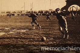 Partido de disfrazados durante la jornada inaugural del Estadio Policial, 29 de julio de 1923