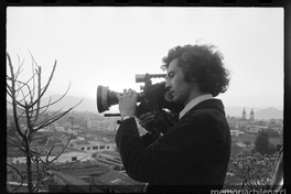 Jorge Müller filmando La Batalla de Chile, 1973