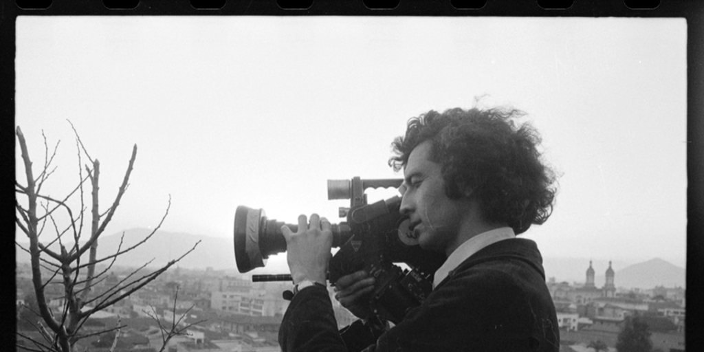 Jorge Müller filmando La Batalla de Chile, 1973