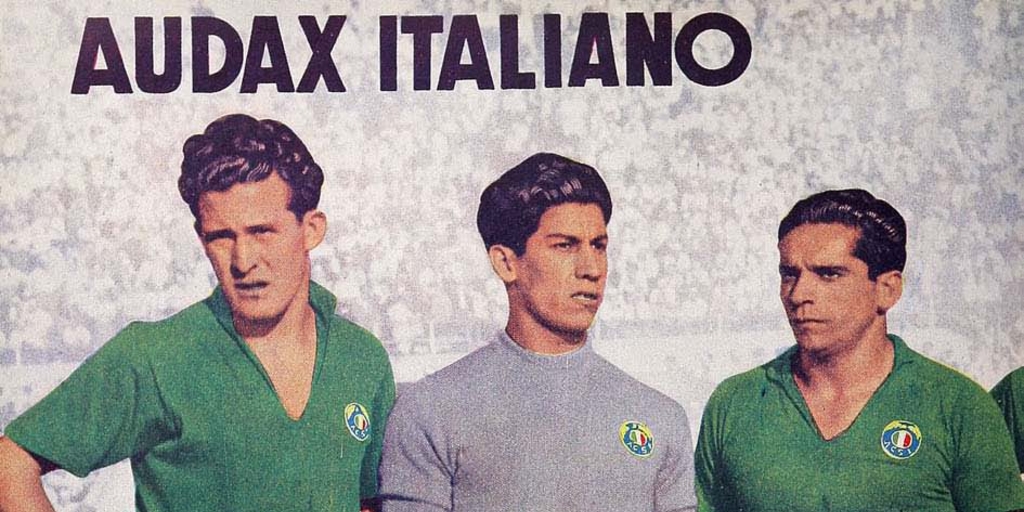 Equipo de Audax Italiano, vicecampeón 1951 Estadio. Santiago : [s.n.], 1941-1982, nº 451, (5 ene 1952), portada ntraportada.