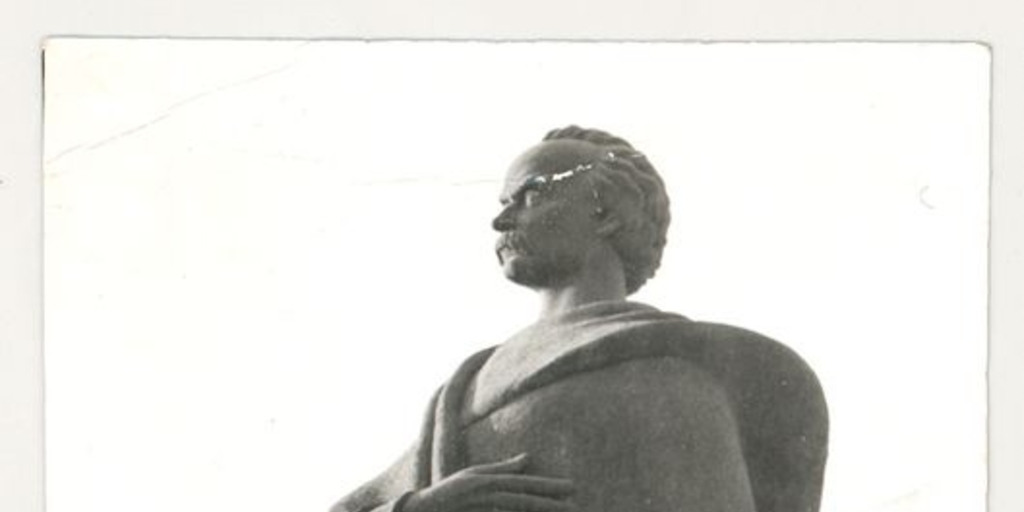 Estatua de Balmaceda en piedra