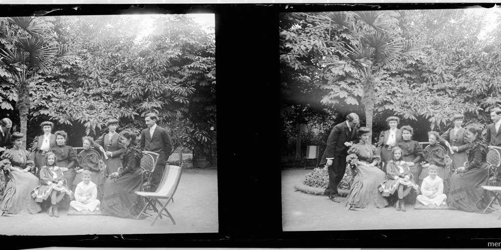 Grupo en el jardín de la familia Pastor y Bort en la casa de Vicuña Mackenna, 1906
