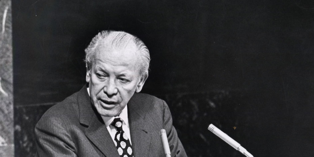 Humberto Díaz Casanueva en la ONU, hacia 1980