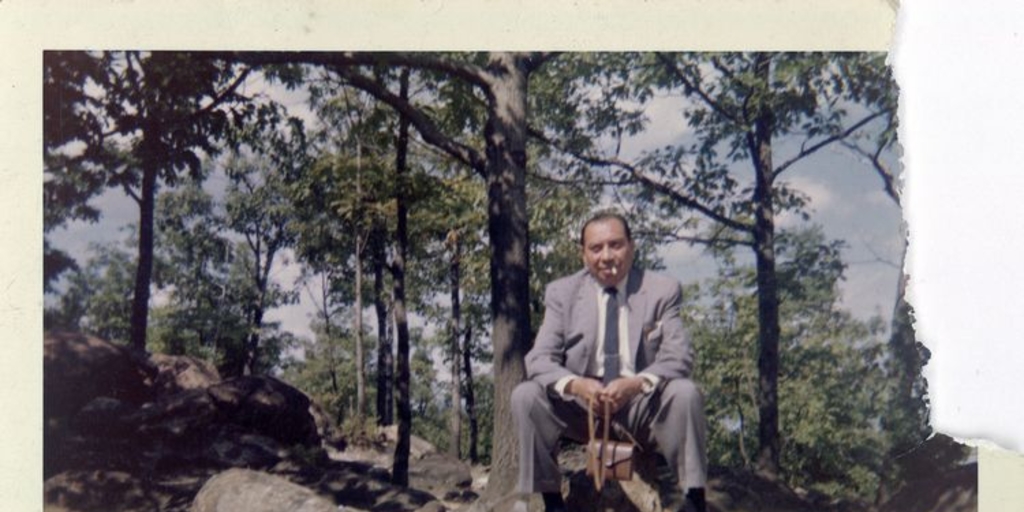 Rosamel del Valle en Bear Mountain, New York, 1960