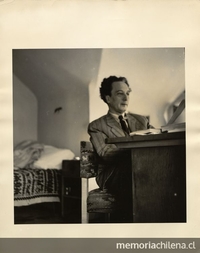 Retrato de Tótila Albert sentado, hacia 1945