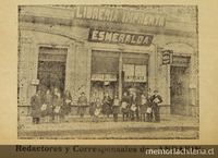 Fotografía de redactores y corresponsales de Andarín en la Libería Imprenta Esmeralda.