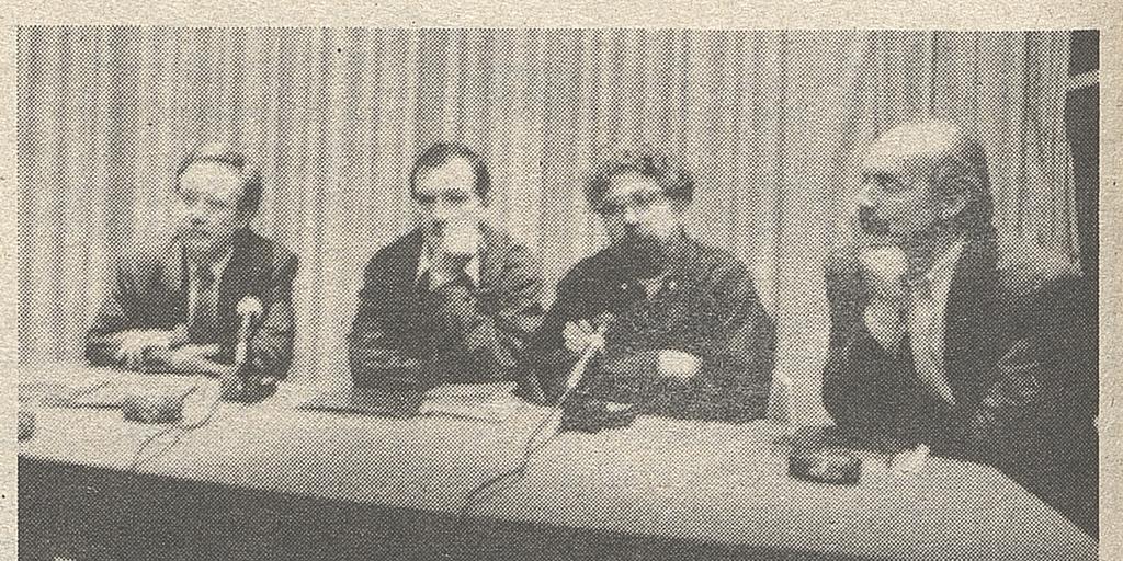 Daniel Justum, presidente del Instituto Chileno Francés, el videísta Jean-Francois Guiton, el curador chileno Néstor Olhagaray y Juan Forch