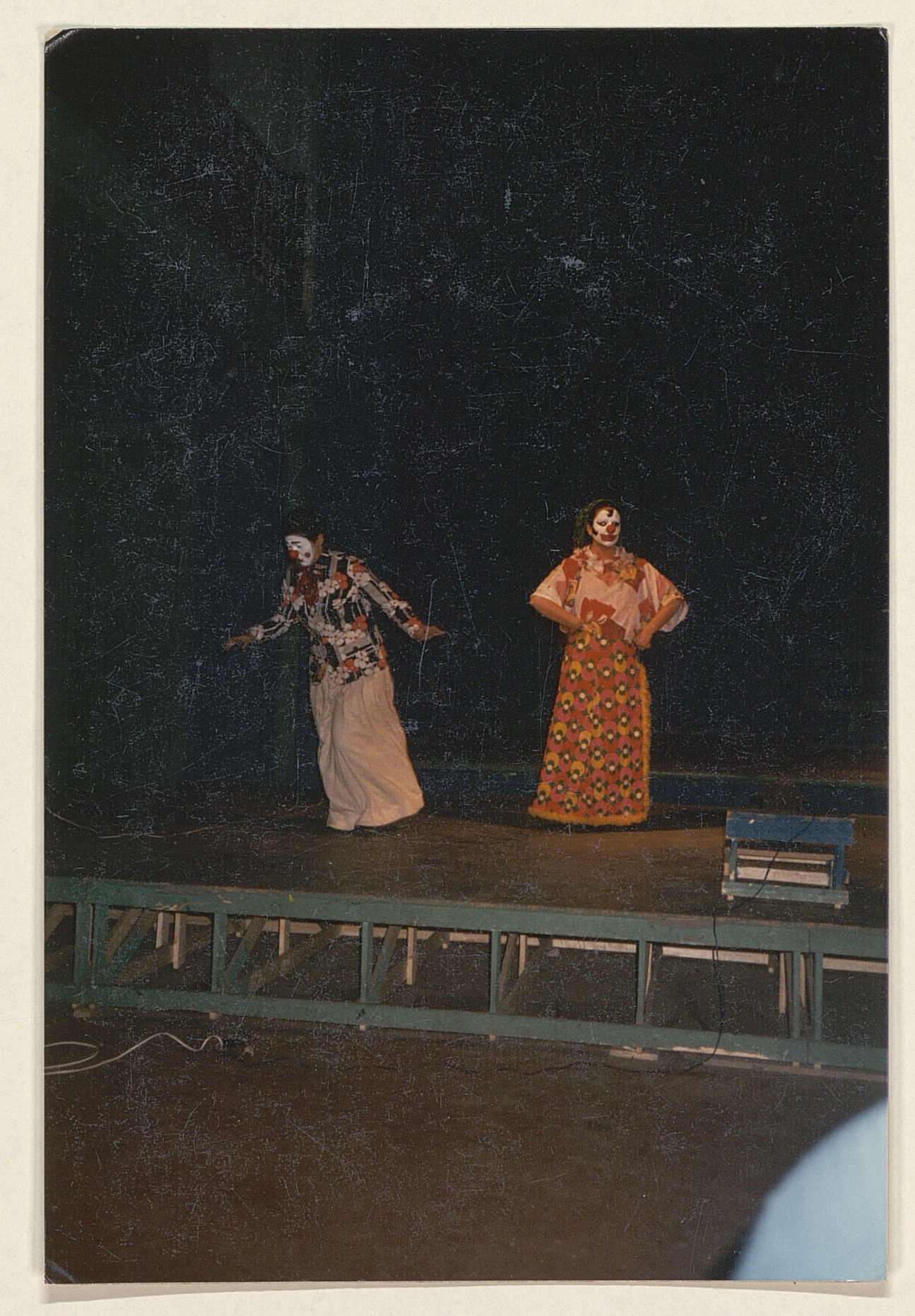 Yolanda Correa y Ximena Riveros en función de A onde la viste, Teatro Huemul, Barrio Franklin