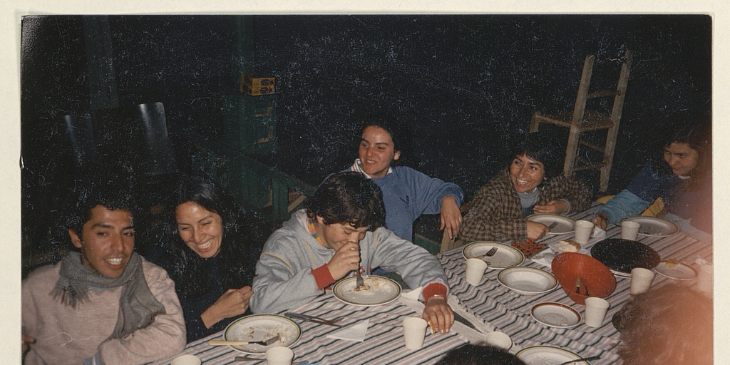 Elenco de Teatro Q en almuerzo en Teatro Huemul, Barrio Franklin