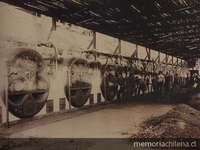 Pie de página: Calderos de la Oficina Salitrera Primitiva. 1889. Fotografía de L. Boudat.