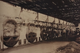 Pie de página: Calderos de la Oficina Salitrera Primitiva. 1889. Fotografía de L. Boudat.