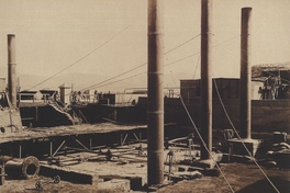  Pie de página: Calderos y acendraderas de la Oficina Salitrera de Agua Santa. 1889. Fotografía de L. Boudat.