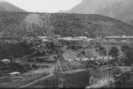 Pie de foto: Construcción de la Central Eléctrica Queltehues. 31 de Marzo de 1928. Archivo Fotográfico de CHILECTRA