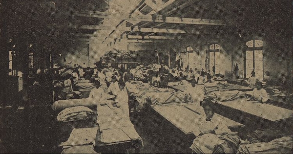 Pie de foto: Salón de cortado y costuras. Fábrica de Tejido Punto de Lana y Algodón de los señores E. Perreau y Cía. 1920