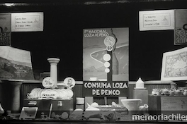 Pie de foto: Vitrina de Loza Penco. 4 de enero de 1932. Archivo Fotográfico de CHILECTRA