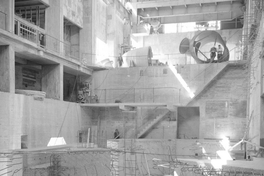 Vista interior de la construcción de la casa de máquinas de la Central Hidroeléctrica Isla.  Los Cipreses, Séptima Región, 1959.