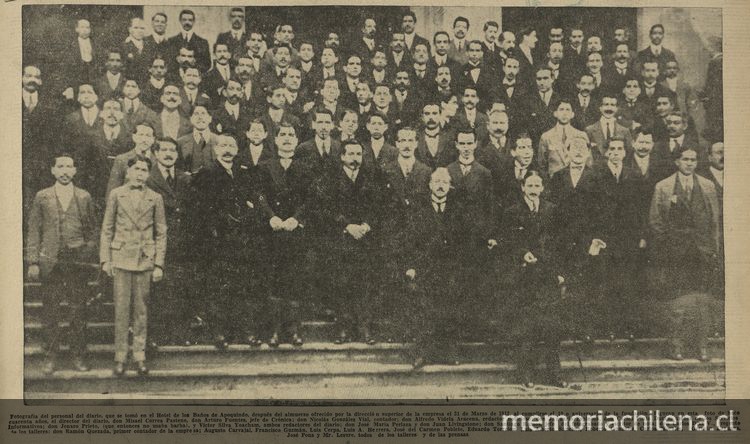 Pie de foto: Personal de El Diario Ilustrado en 1912 al cumplir 10 años de fundación siendo su director Misael Correa Pastene.