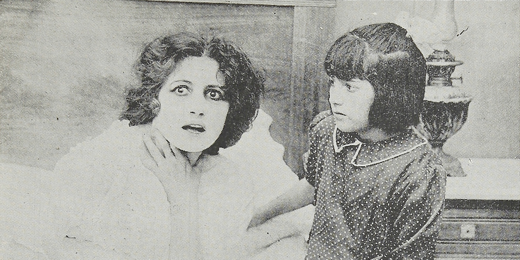María Padín en escena de La avenida de las Acacias, película de 1918