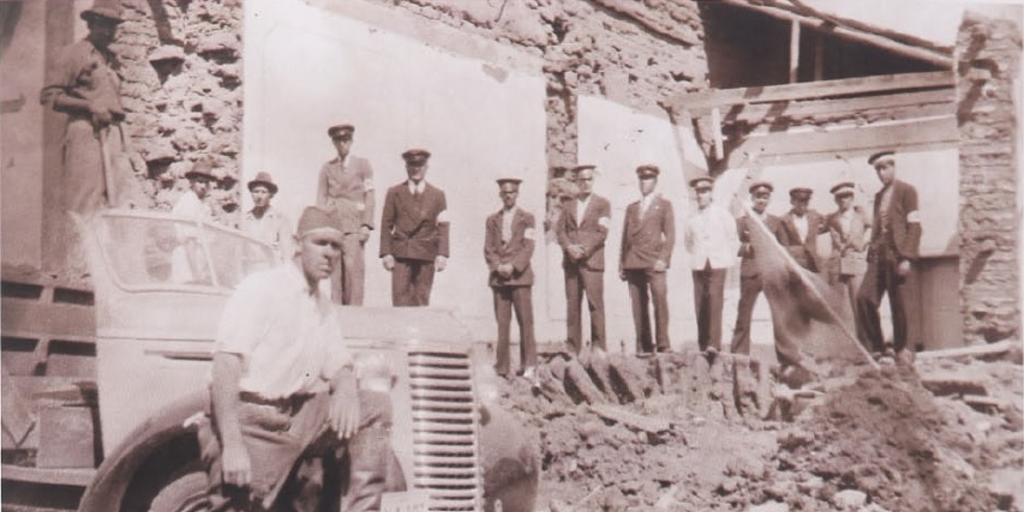 Pie de Foto: Voluntarios de la Cruz Roja en Chillán, 1939.