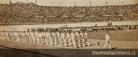 Desfile de los esgrimistas vestidos de blanco, durante la inauguración del Estadio Nacional, en Zig Zag, (s/n): 22, 8 de diciembre, 1938.