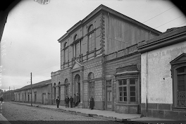 Fachada del edificio del juzgado de Cauquenes, c1930