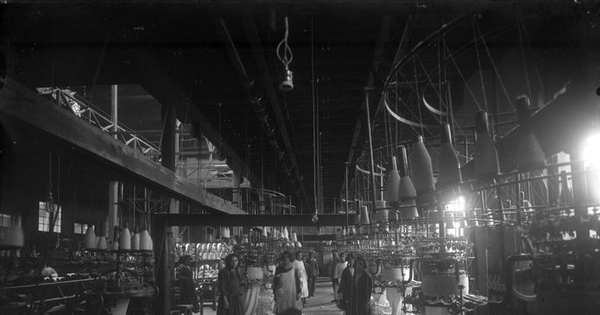 Pie de foto: Fábrica de tejidos, Puente Alto. 1928