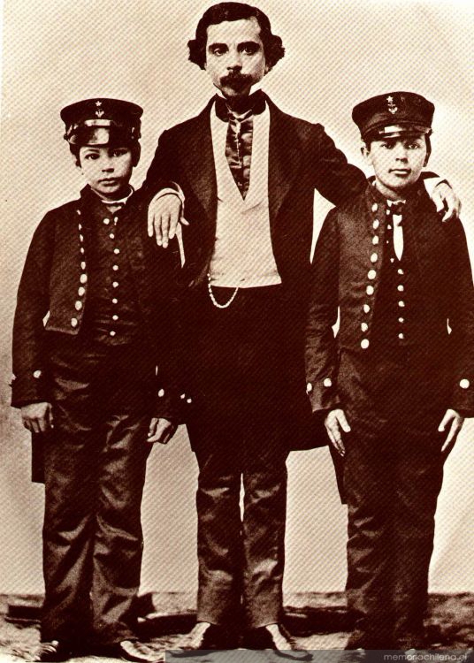 Arturo Prat a la edad de 10 años junto a Jacinto Chacón y Luis Uribe