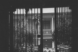 Vista del Instituto Nacional desde una de sus entradas, 1964