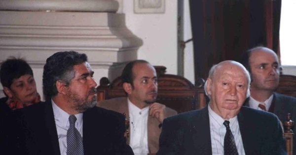 Ceremonia Premio Municipalidad de Santiago, junto a Carlos Cerda y Ramón Griffero, 1997