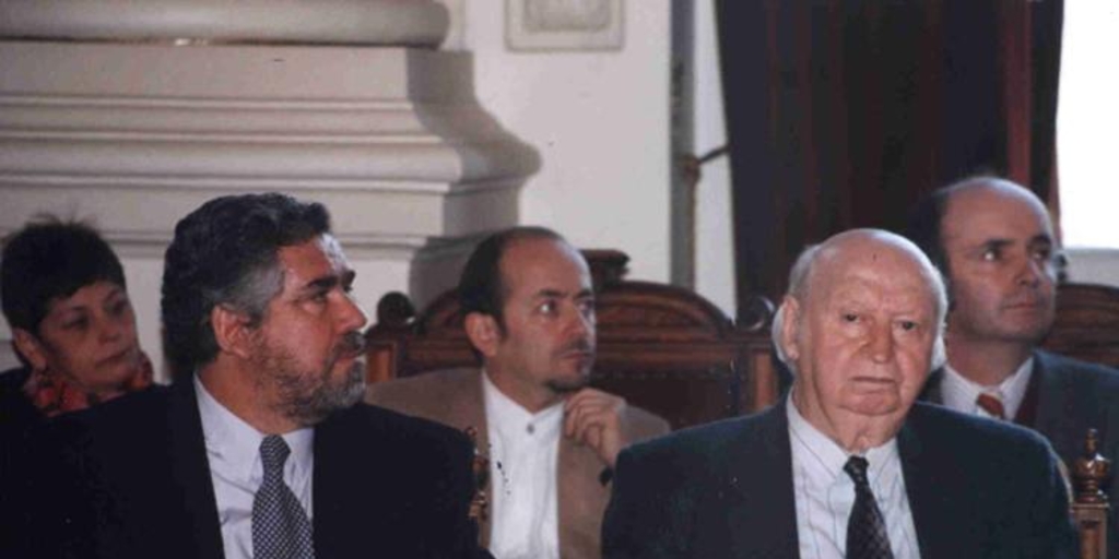 Ceremonia Premio Municipalidad de Santiago, junto a Carlos Cerda y Ramón Griffero, 1997