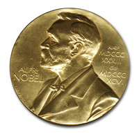 Réplica de la medalla que representa el Premio Nobel de Literatura, 1945