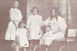 Hijas de Inés Echeverría (Iris)