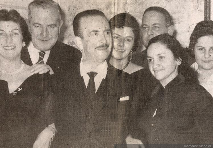 De izquierda a derecha, María Concha Subercaseaux, Benjamín Subercaseaux, Claudio Arrau y Violeta Parra