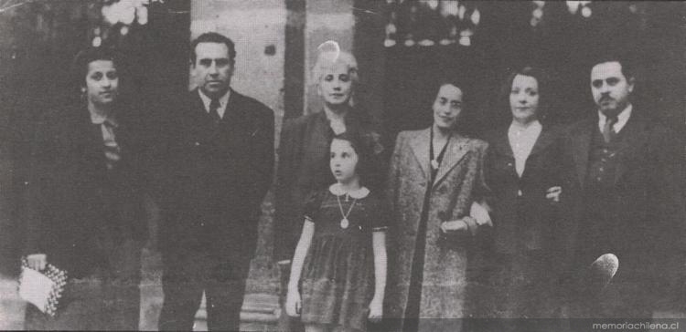 Teresa Pomar, Pablo de Rokha, Winétt de Rokha, Ligia Pestre, María Luisa Cernelli, Anita Prestre y Rafale Carrillo