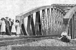 Puente sobre río Tinguiririca en San José del Carmen del Huique, hacia 1900
