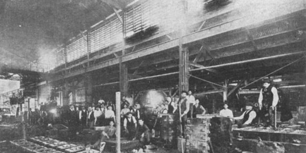 Compañía Electro-Metalúrgica S.A., taller de fundición con tres hornos eléctricos, Santiago, 1928