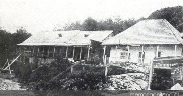 Casas en Puerto Bajo Pisagua, en la desembocadura del río Baker, hacia 1920