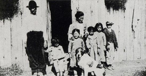 Colono José Parada y su familia, Lago Cochrane, Aysén, 1928