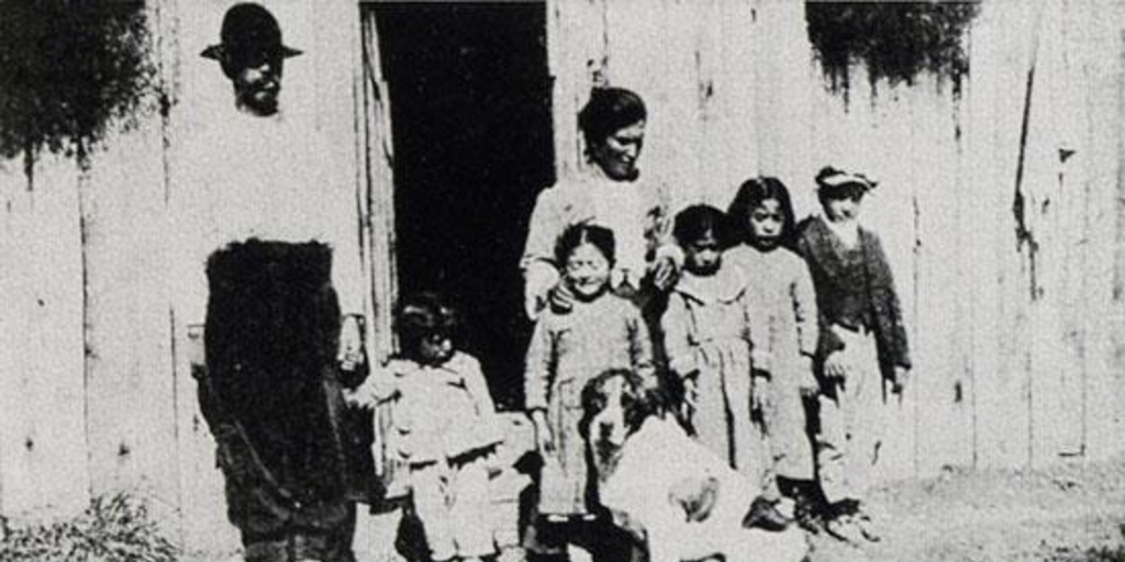 Colono José Parada y su familia, Lago Cochrane, Aysén, 1928