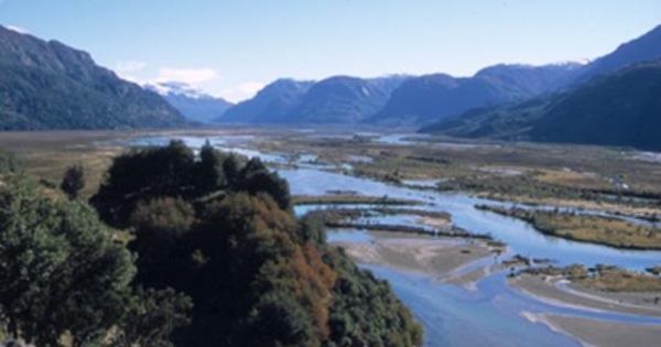 Río Ibáñez en junta con Río Manso, Aysén, 2001